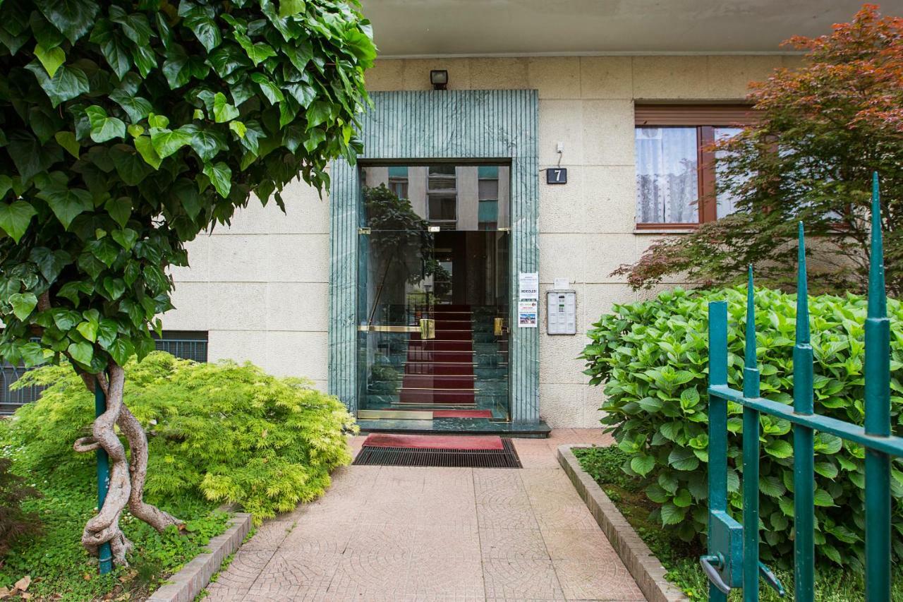 Lorenteggio Studio Apt Milano Exteriör bild